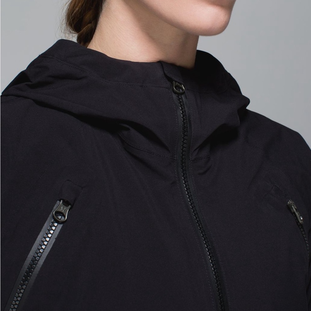 Lululemon 🍋 Rise & Shine Jacket II - Picture 3 of 8